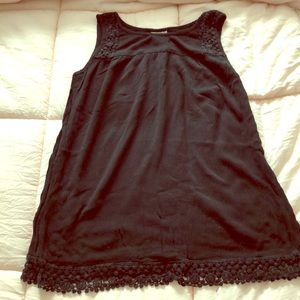 Black flowy tank